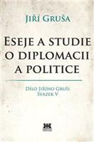 Eseje a studie o diplomacii a politice