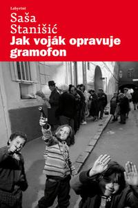 Jak voják opravuje gramofon